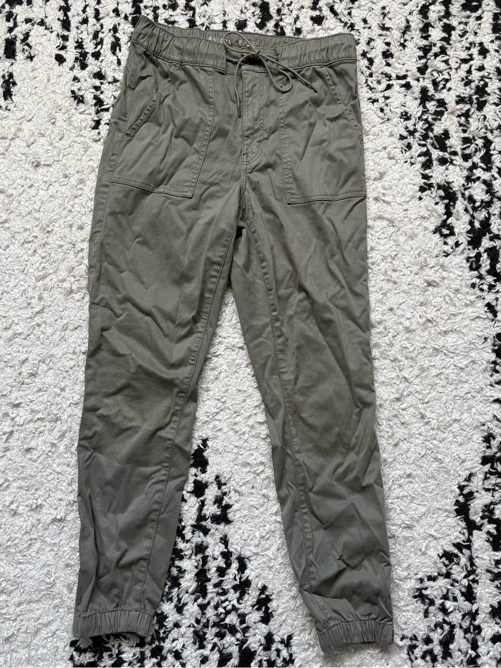 American Eagle Women’s Olive Green Soft Cargo Pants